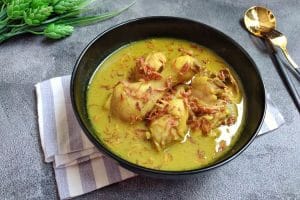 Resep Sup Ayam Bumbu Kuning Lezat, Hangat & Mudah!